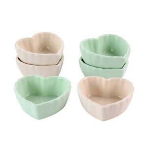 11 Inch Heart Shaped Green Stoneware Ceramic Cake Pan for Baking 