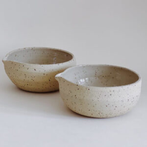 Japanese Rustic Spekle Ceramic Tableware Tea Accessory Porcelain Matcha Bowl with Spout